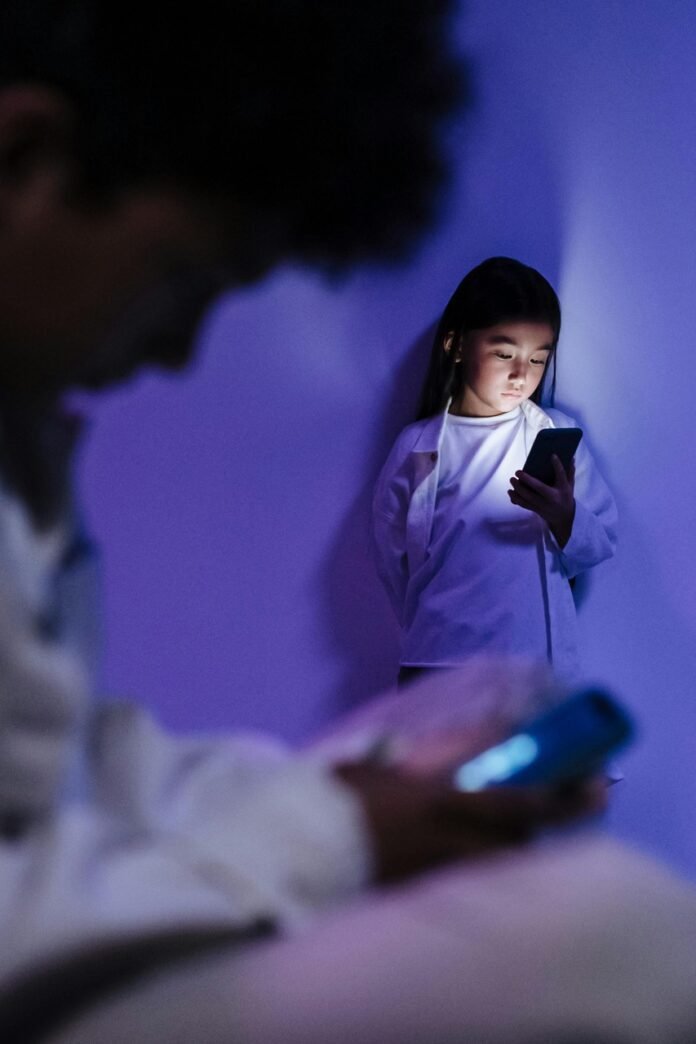 No momento, você está visualizando Na atual servidão, o CELULAR é soberano